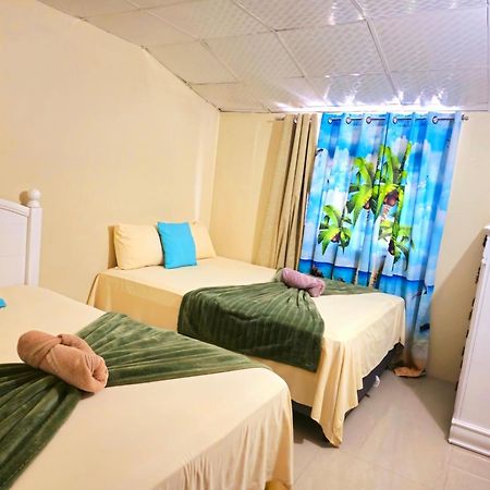 Villa Travelholics Getaways Piarco Exterior foto