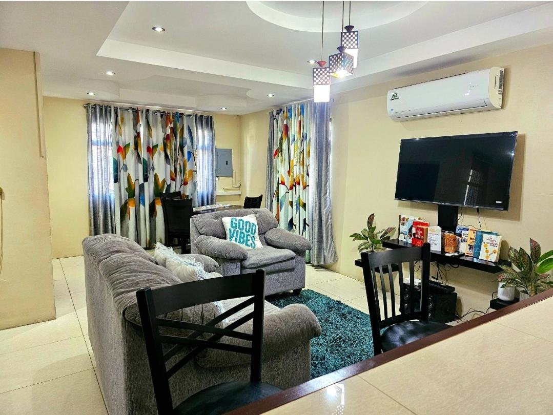 Villa Travelholics Getaways Piarco Exterior foto