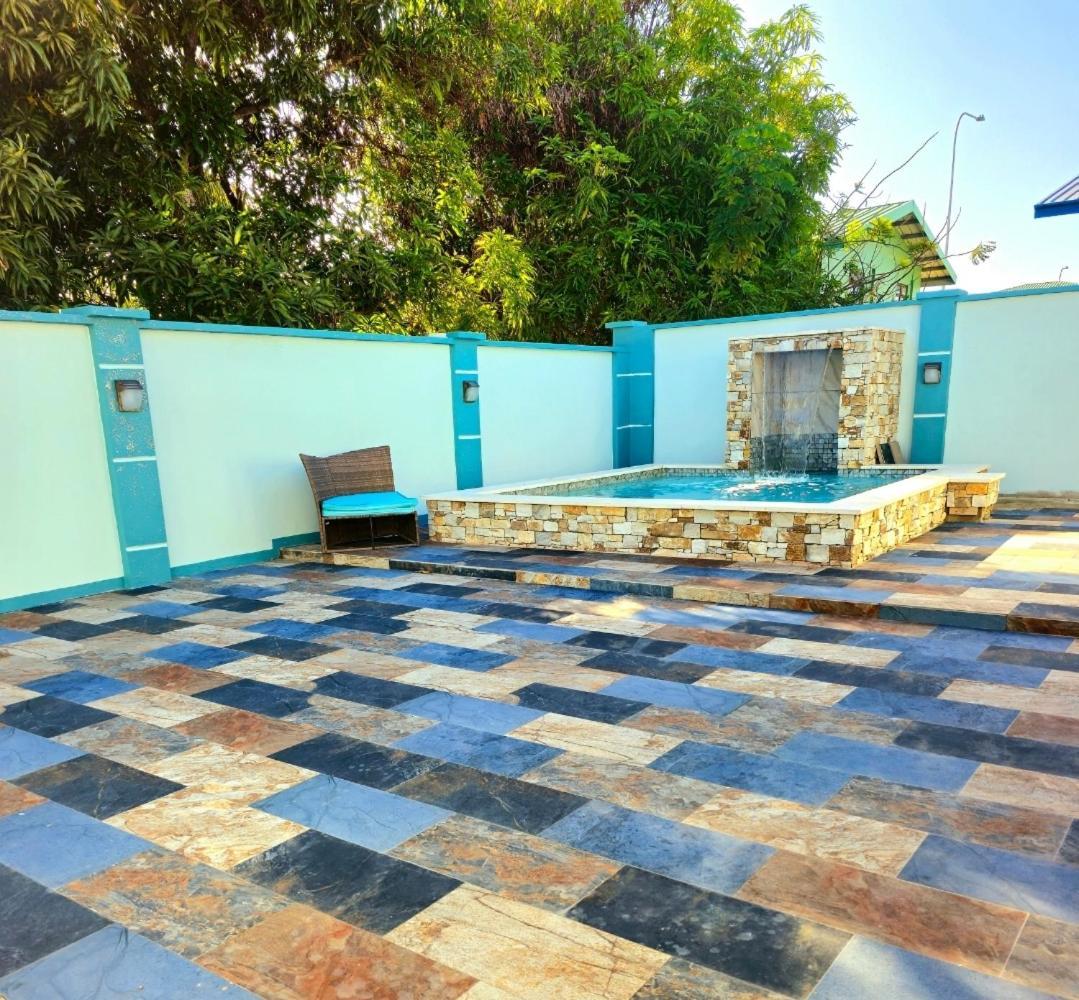 Villa Travelholics Getaways Piarco Exterior foto